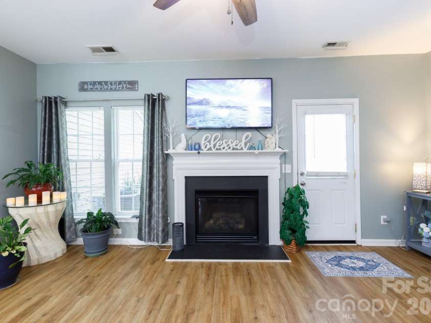 1620 Chamberside Drive, Rock Hill, SC 29730.  MLS# CAR4386425, YatesRealty ID 28479. 