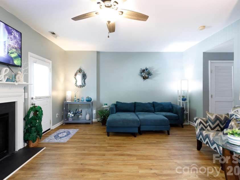 1620 Chamberside Drive, Rock Hill, SC 29730.  MLS# CAR4386425, YatesRealty ID 28479. 
