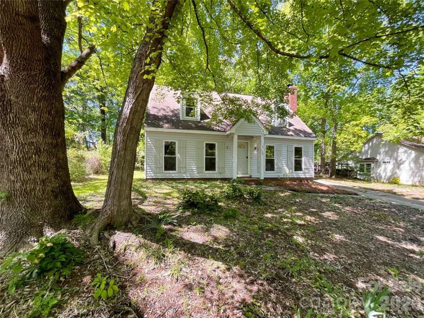 2113 Killarney Place, Charlotte, NC 28262.  MLS# CAR4247042, YatesRealty ID 2848. 