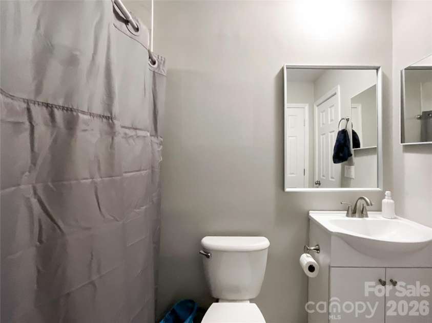 2113 Killarney Place, Charlotte, NC 28262.  MLS# CAR4247042, YatesRealty ID 2848. Primary bath on main floor
