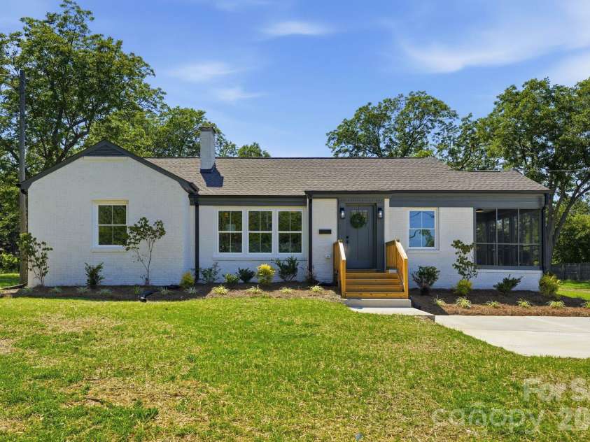 417 Linwood Road, Gastonia, NC 28052.  MLS# CAR4389405, YatesRealty ID 28480. 