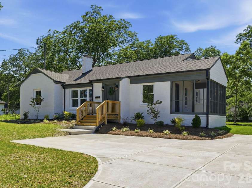 417 Linwood Road, Gastonia, NC 28052.  MLS# CAR4389405, YatesRealty ID 28480. 