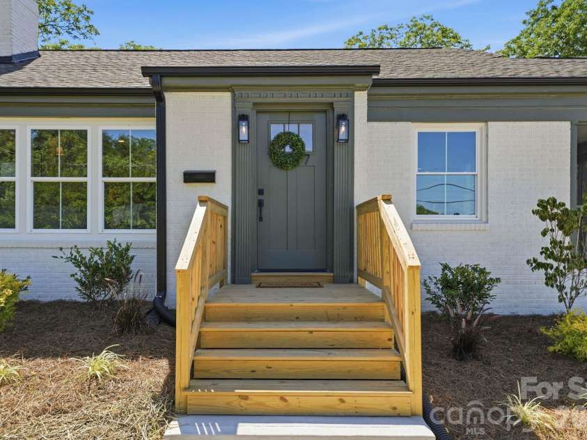 417 Linwood Road, Gastonia, NC 28052.  MLS# CAR4389405, YatesRealty ID 28480. 