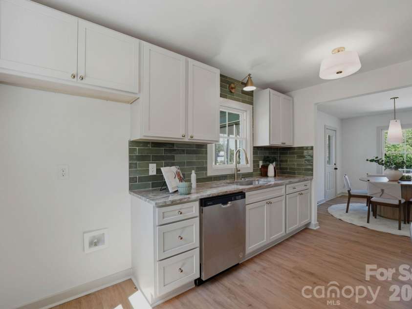 417 Linwood Road, Gastonia, NC 28052.  MLS# CAR4389405, YatesRealty ID 28480. 
