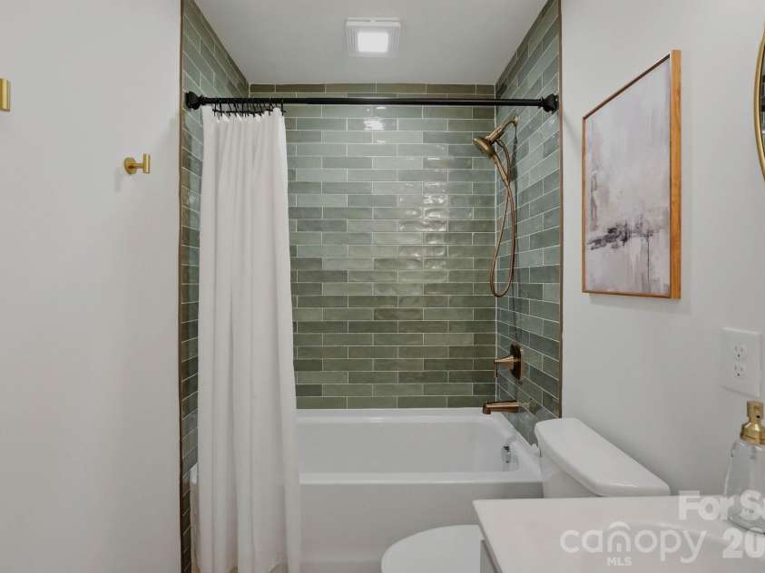 417 Linwood Road, Gastonia, NC 28052.  MLS# CAR4389405, YatesRealty ID 28480. 