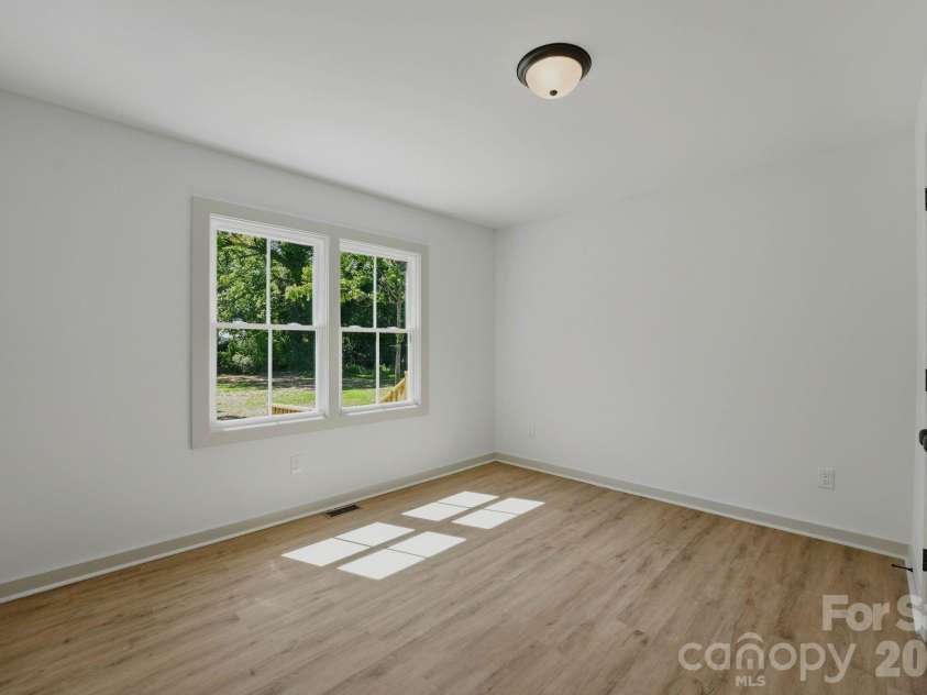417 Linwood Road, Gastonia, NC 28052.  MLS# CAR4389405, YatesRealty ID 28480. 