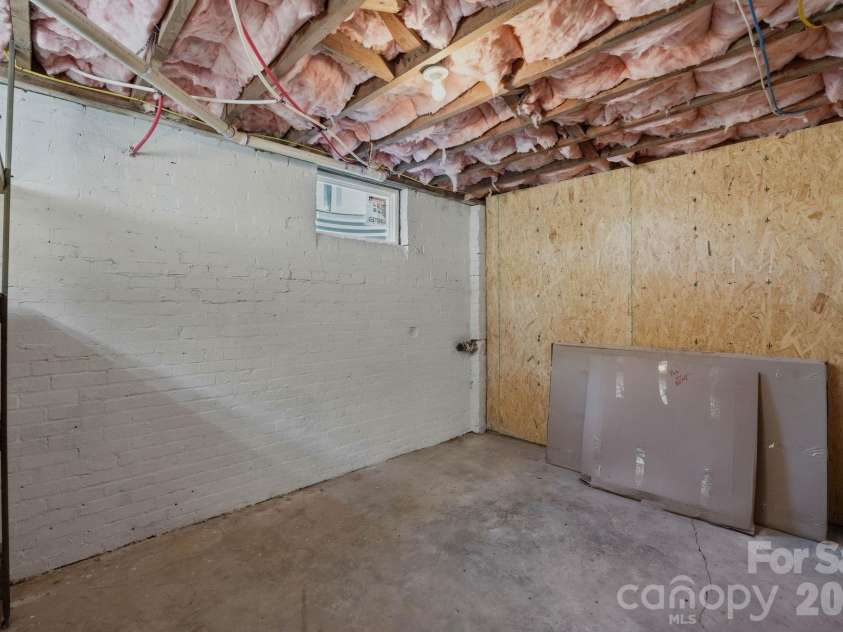 417 Linwood Road, Gastonia, NC 28052.  MLS# CAR4389405, YatesRealty ID 28480. 