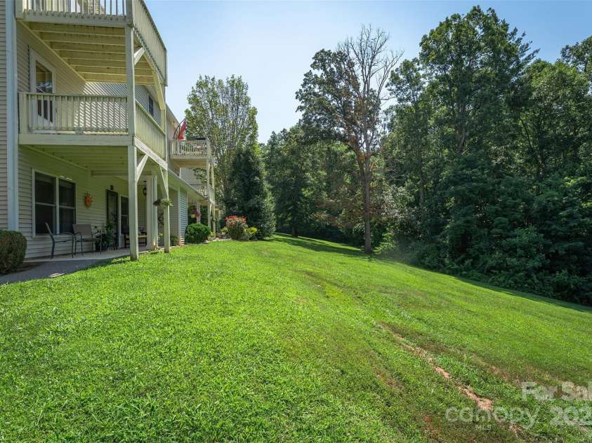 15 Krista Circle, Candler, NC 28715.  MLS# CAR4279361, YatesRealty ID 28481. 