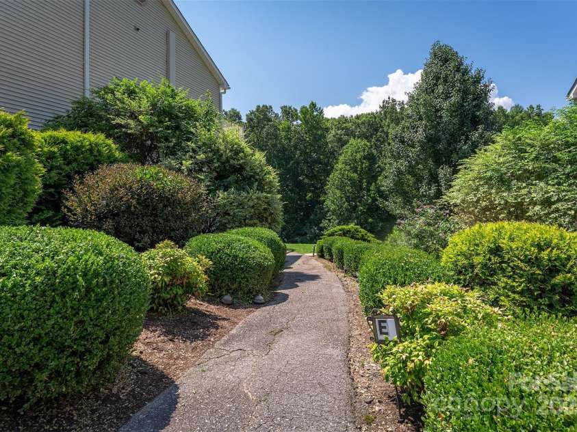 15 Krista Circle, Candler, NC 28715.  MLS# CAR4279361, YatesRealty ID 28481. 