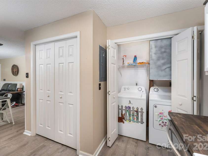 15 Krista Circle, Candler, NC 28715.  MLS# CAR4279361, YatesRealty ID 28481. 