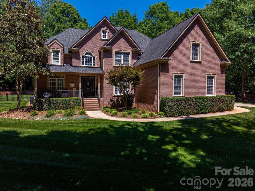 4608 Water Oak Drive, Lake Wylie, SC 29710.  MLS# CAR4376254, YatesRealty ID 28481. 