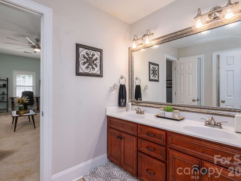 4608 Water Oak Drive, Lake Wylie, SC 29710.  MLS# CAR4376254, YatesRealty ID 28481. 