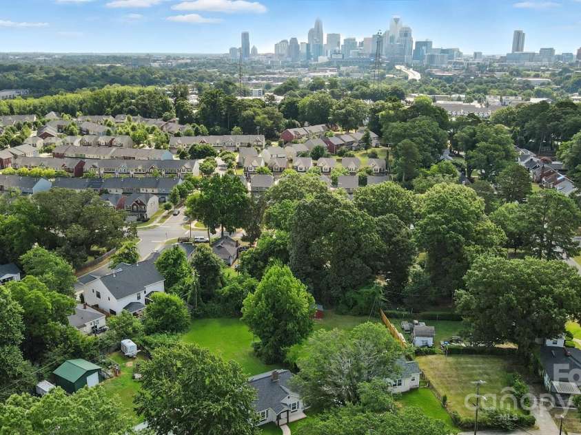 2437 Remount Road, Charlotte, NC 28208.  MLS# CAR4282284, YatesRealty ID 28482. 