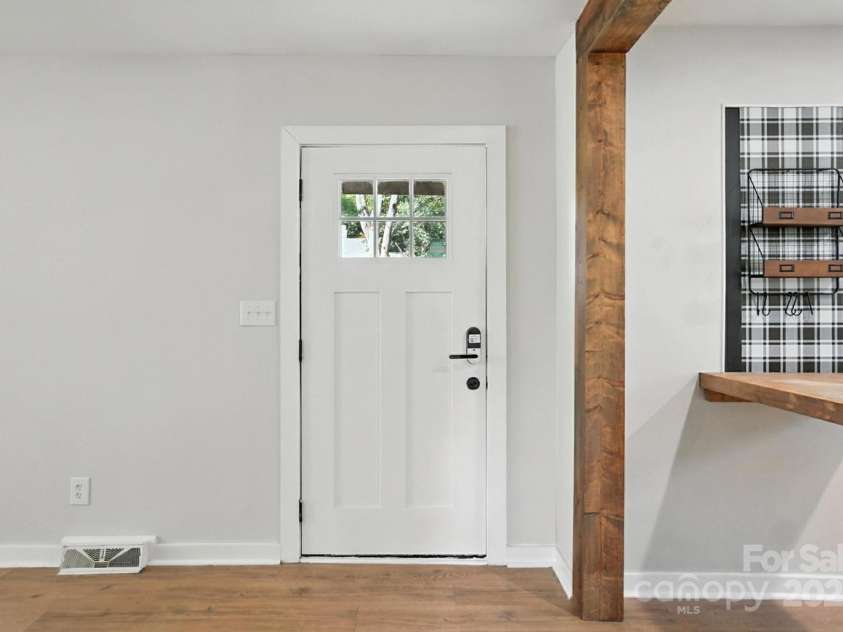 2437 Remount Road, Charlotte, NC 28208.  MLS# CAR4282284, YatesRealty ID 28482. 