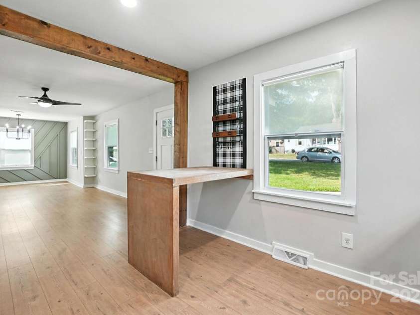 2437 Remount Road, Charlotte, NC 28208.  MLS# CAR4282284, YatesRealty ID 28482. 
