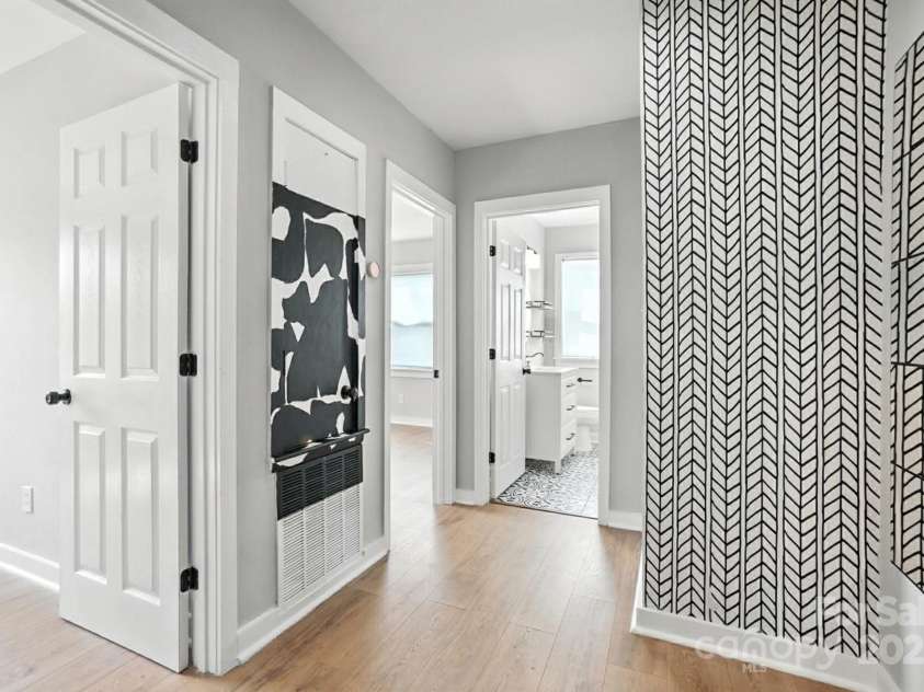 2437 Remount Road, Charlotte, NC 28208.  MLS# CAR4282284, YatesRealty ID 28482. 