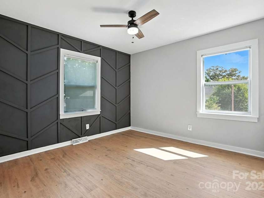 2437 Remount Road, Charlotte, NC 28208.  MLS# CAR4282284, YatesRealty ID 28482. 