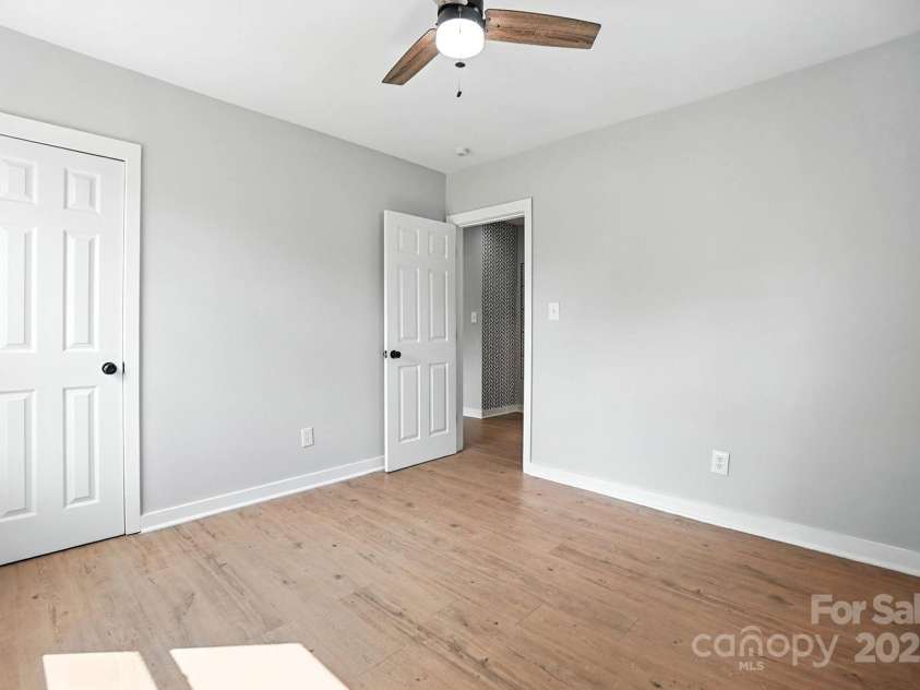2437 Remount Road, Charlotte, NC 28208.  MLS# CAR4282284, YatesRealty ID 28482. 