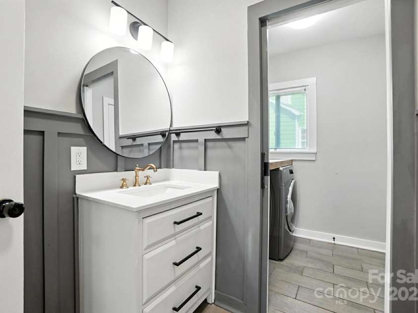 2437 Remount Road, Charlotte, NC 28208.  MLS# CAR4282284, YatesRealty ID 28482. 