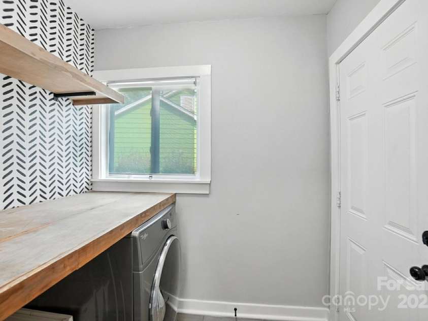 2437 Remount Road, Charlotte, NC 28208.  MLS# CAR4282284, YatesRealty ID 28482. 