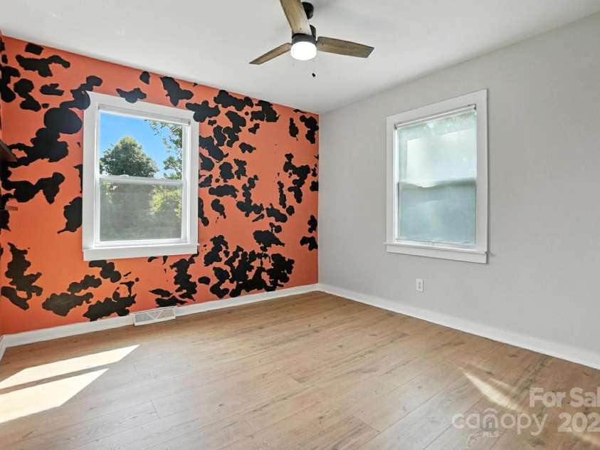 2437 Remount Road, Charlotte, NC 28208.  MLS# CAR4282284, YatesRealty ID 28482. 