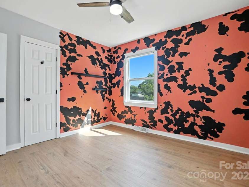 2437 Remount Road, Charlotte, NC 28208.  MLS# CAR4282284, YatesRealty ID 28482. 