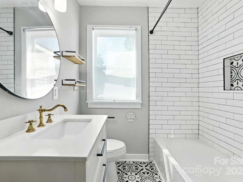 2437 Remount Road, Charlotte, NC 28208.  MLS# CAR4282284, YatesRealty ID 28482. 