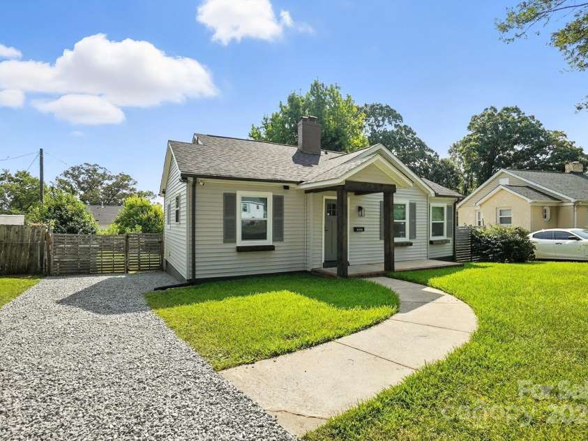 2437 Remount Road, Charlotte, NC 28208.  MLS# CAR4282284, YatesRealty ID 28482. 