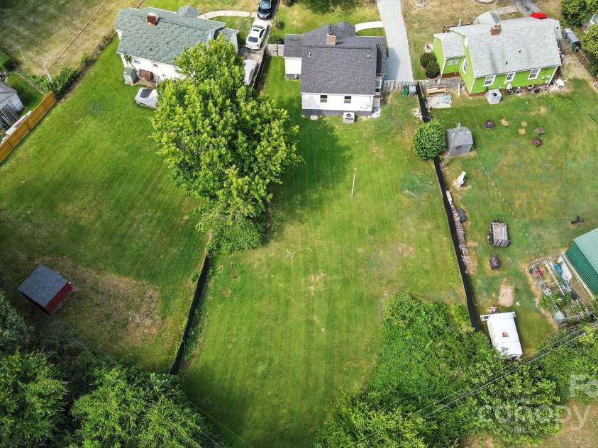 2437 Remount Road, Charlotte, NC 28208.  MLS# CAR4282284, YatesRealty ID 28482. 