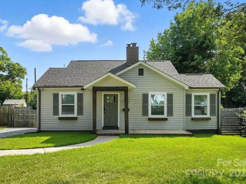 2437 Remount Road, Charlotte, NC 28208.  MLS# CAR4282284, YatesRealty ID 28482. 