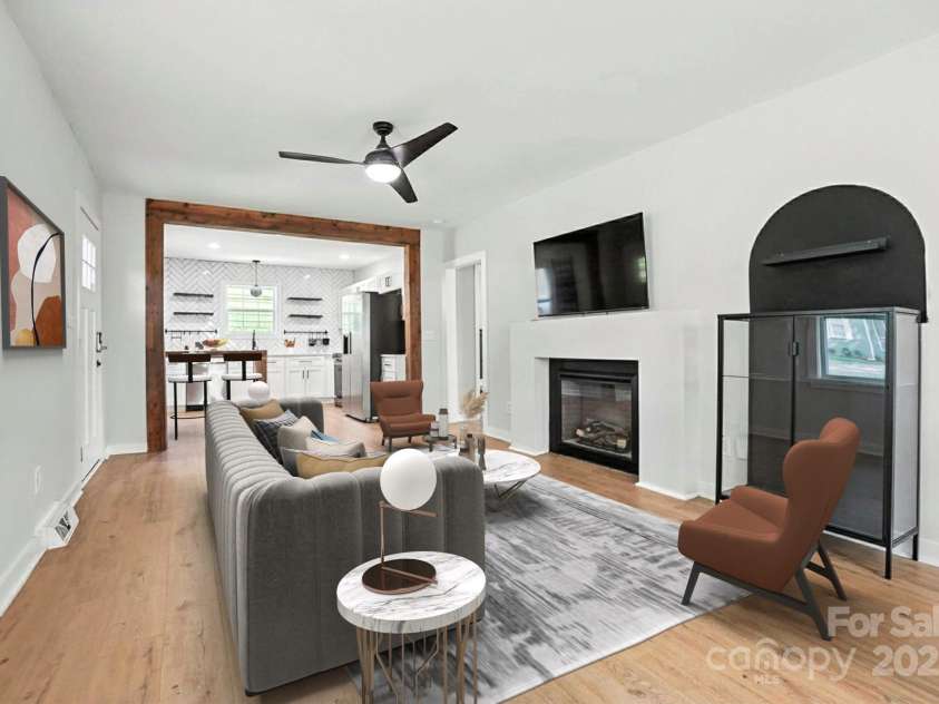 2437 Remount Road, Charlotte, NC 28208.  MLS# CAR4282284, YatesRealty ID 28482. 