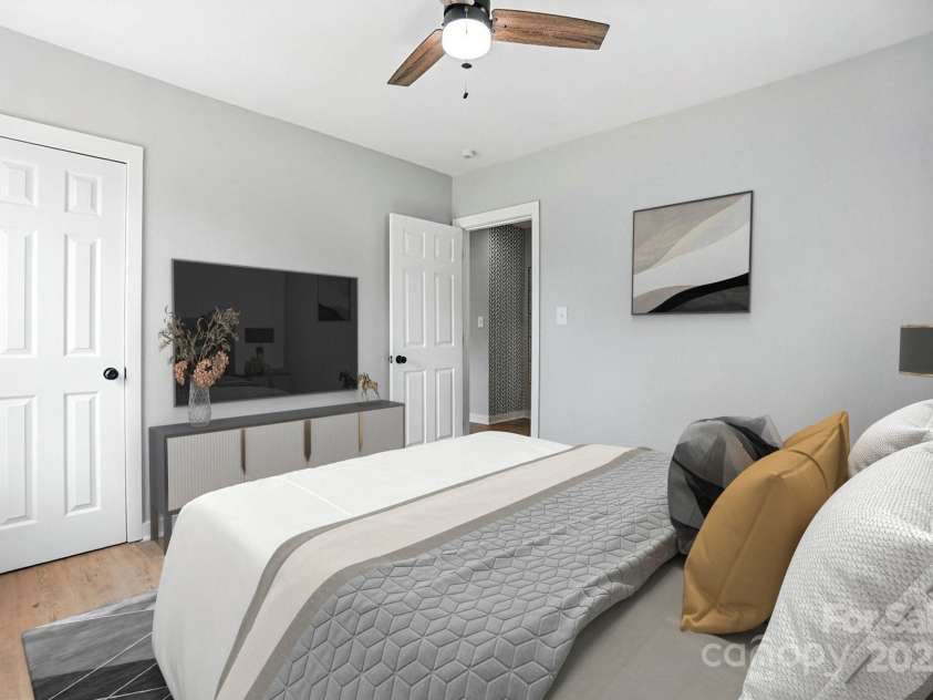 2437 Remount Road, Charlotte, NC 28208.  MLS# CAR4282284, YatesRealty ID 28482. 