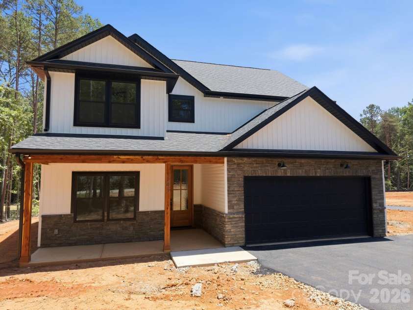 305 Lake Farm Drive, Salisbury, NC 28146.  MLS# CAR4383519, YatesRealty ID 28482. 