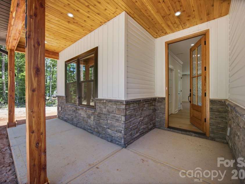 305 Lake Farm Drive, Salisbury, NC 28146.  MLS# CAR4383519, YatesRealty ID 28482. 
