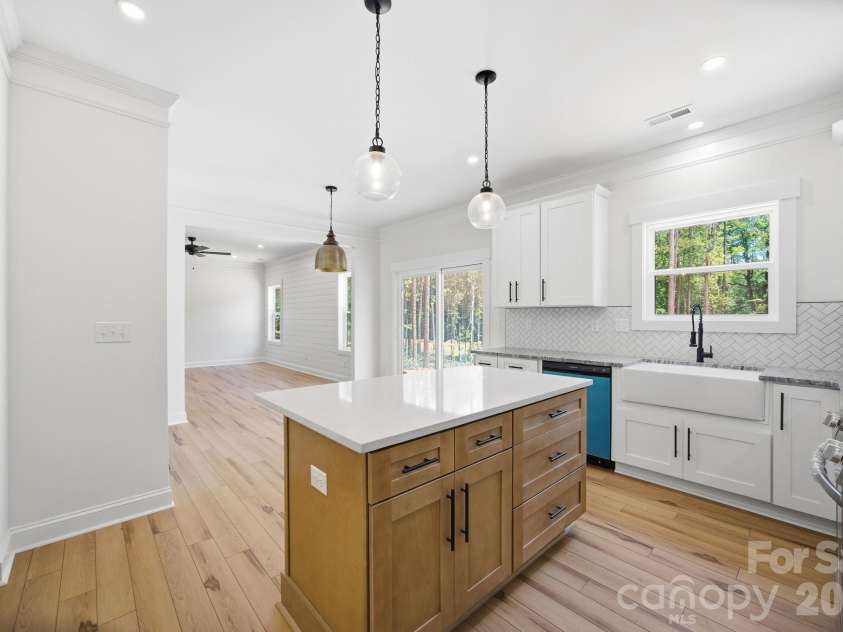 305 Lake Farm Drive, Salisbury, NC 28146.  MLS# CAR4383519, YatesRealty ID 28482. 