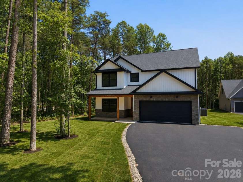 305 Lake Farm Drive, Salisbury, NC 28146.  MLS# CAR4383519, YatesRealty ID 28482. 