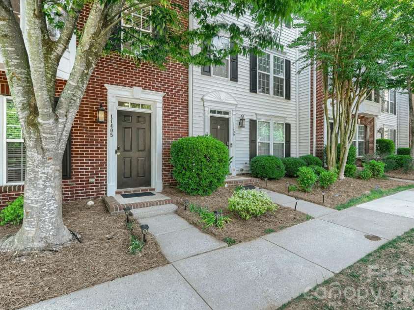 11405 Destin Lane, Charlotte, NC 28277.  MLS# CAR4385259, YatesRealty ID 28483. 