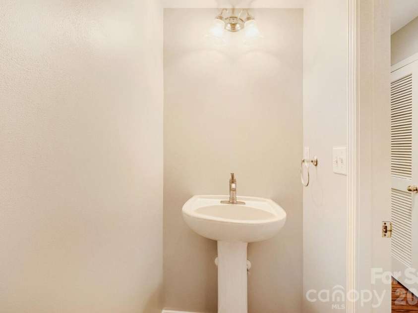 11405 Destin Lane, Charlotte, NC 28277.  MLS# CAR4385259, YatesRealty ID 28483. 