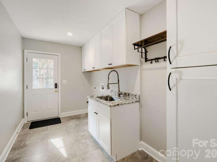 11405 Destin Lane, Charlotte, NC 28277.  MLS# CAR4385259, YatesRealty ID 28483. 