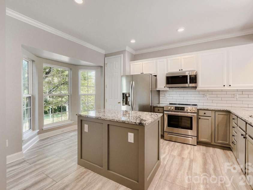 11405 Destin Lane, Charlotte, NC 28277.  MLS# CAR4385259, YatesRealty ID 28483. 