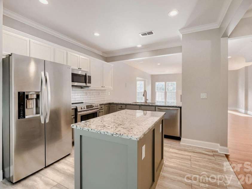 11405 Destin Lane, Charlotte, NC 28277.  MLS# CAR4385259, YatesRealty ID 28483. 