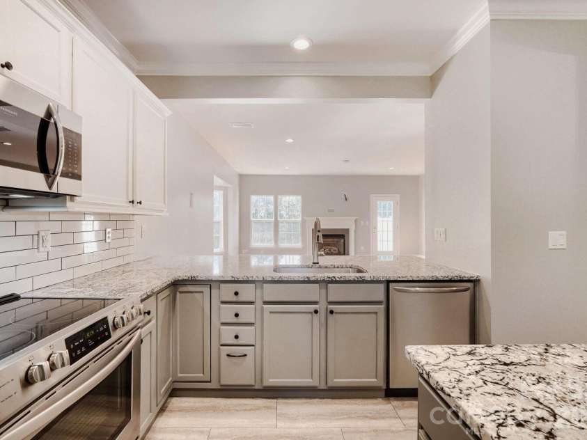 11405 Destin Lane, Charlotte, NC 28277.  MLS# CAR4385259, YatesRealty ID 28483. 