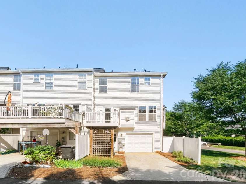 11405 Destin Lane, Charlotte, NC 28277.  MLS# CAR4385259, YatesRealty ID 28483. 