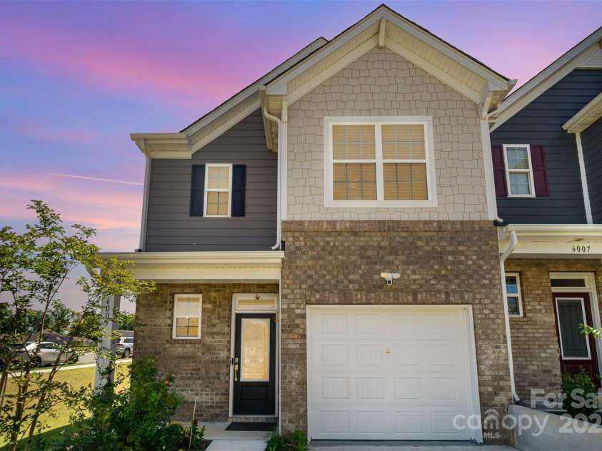 6005 Chelsea Oaks Ridge, Tega Cay, SC 29708.  MLS# CAR4282577, YatesRealty ID 28483. 