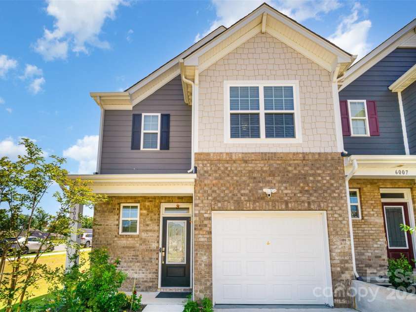 6005 Chelsea Oaks Ridge, Tega Cay, SC 29708.  MLS# CAR4282577, YatesRealty ID 28483. 