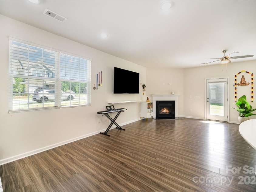 6005 Chelsea Oaks Ridge, Tega Cay, SC 29708.  MLS# CAR4282577, YatesRealty ID 28483. 