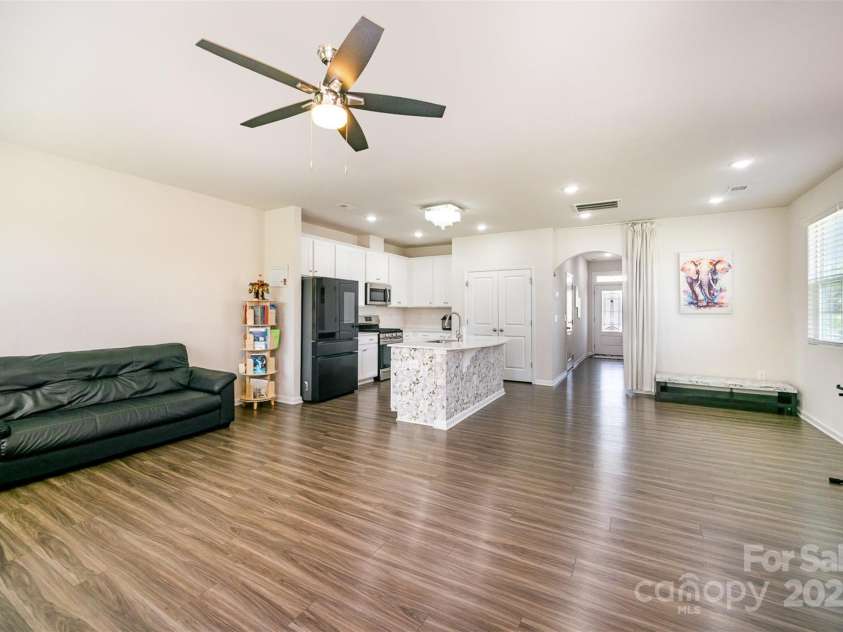 6005 Chelsea Oaks Ridge, Tega Cay, SC 29708.  MLS# CAR4282577, YatesRealty ID 28483. 