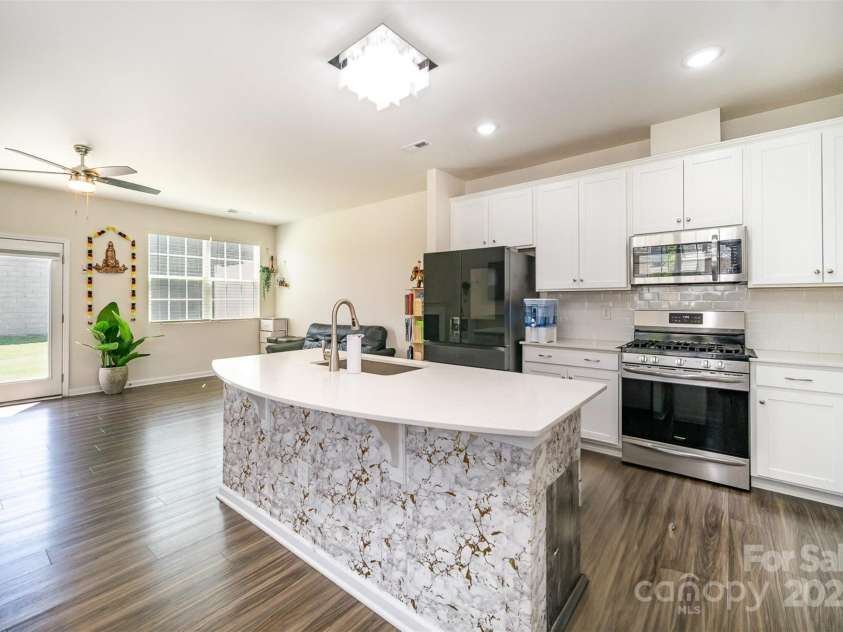 6005 Chelsea Oaks Ridge, Tega Cay, SC 29708.  MLS# CAR4282577, YatesRealty ID 28483. 