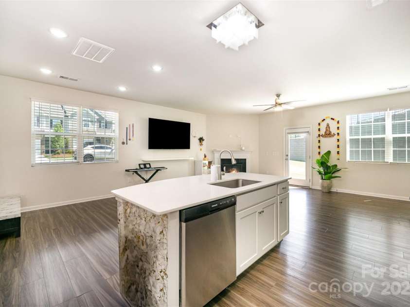 6005 Chelsea Oaks Ridge, Tega Cay, SC 29708.  MLS# CAR4282577, YatesRealty ID 28483. 