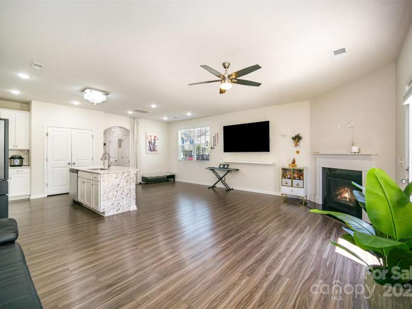 6005 Chelsea Oaks Ridge, Tega Cay, SC 29708.  MLS# CAR4282577, YatesRealty ID 28483. 